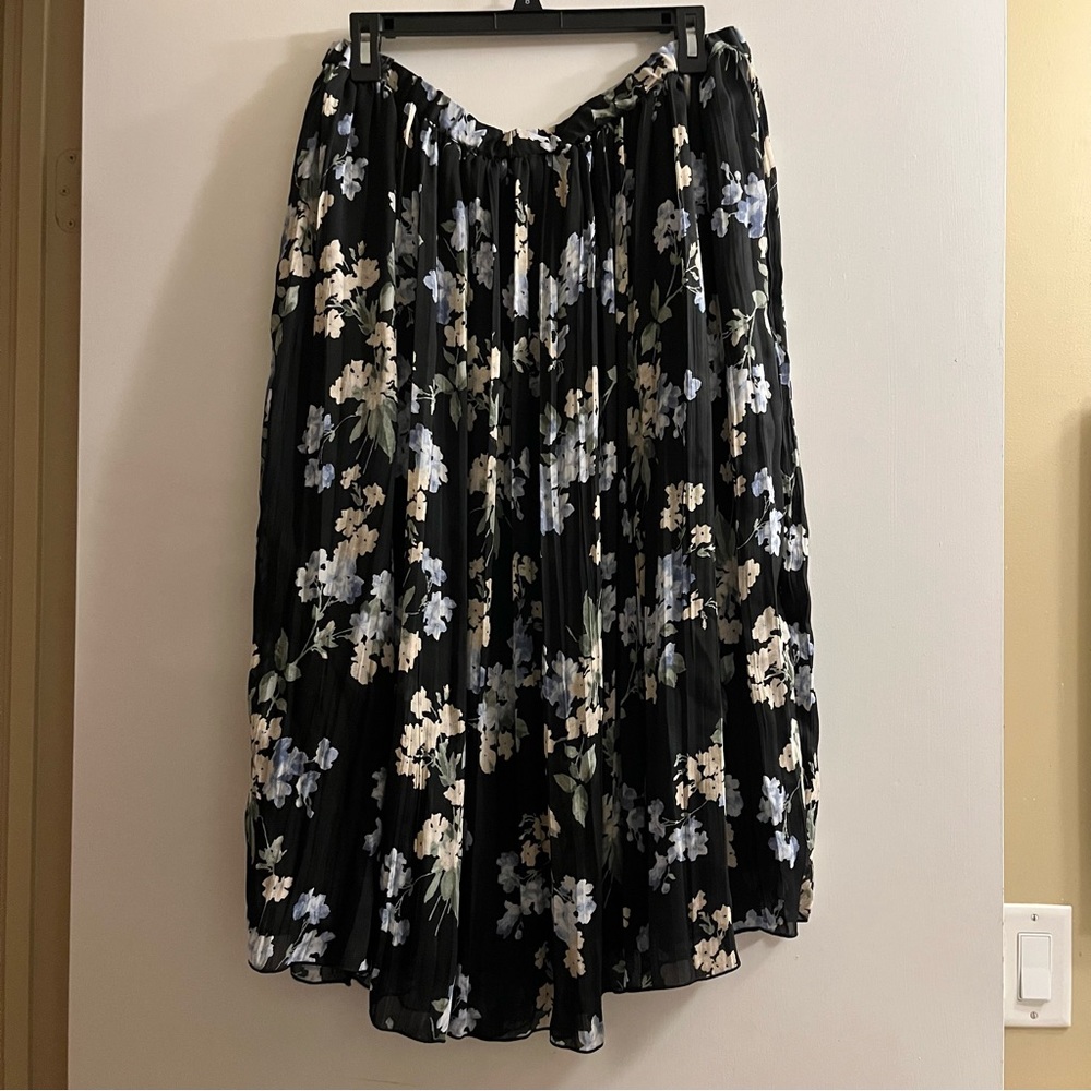 H&M Pleated Skirt